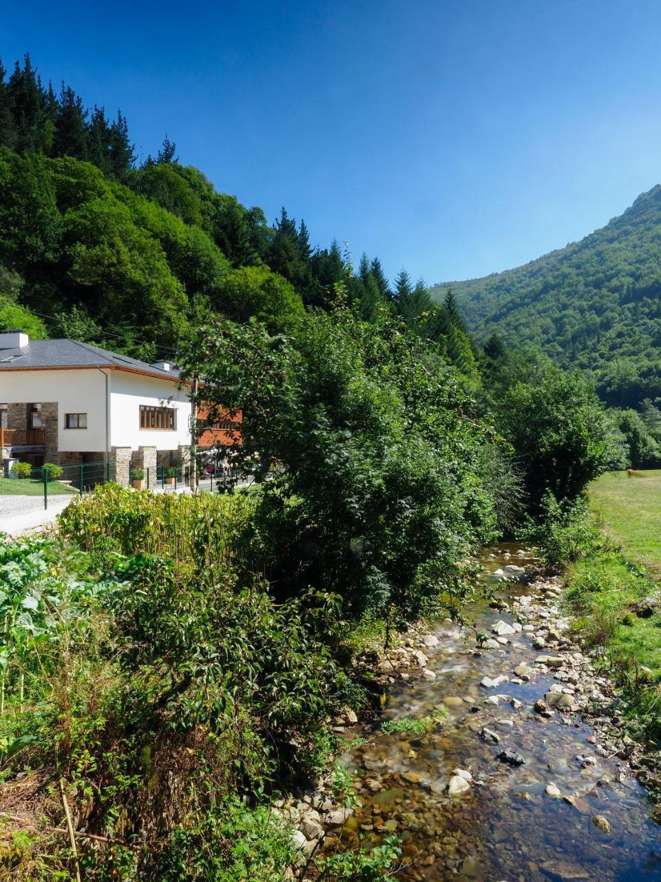 Hotel Rural Las Montanas De Pumar Besullo Eksteriør bilde